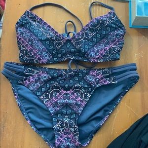 Swimsuit top and bottoms